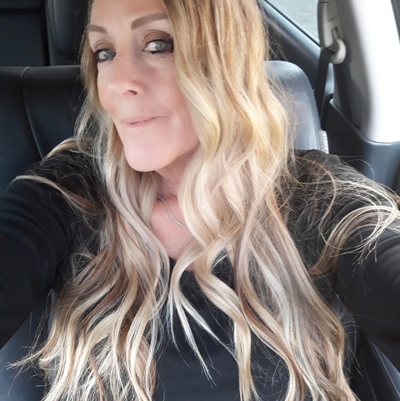 Meet your Posher, Sandy - Picture 2 of 2